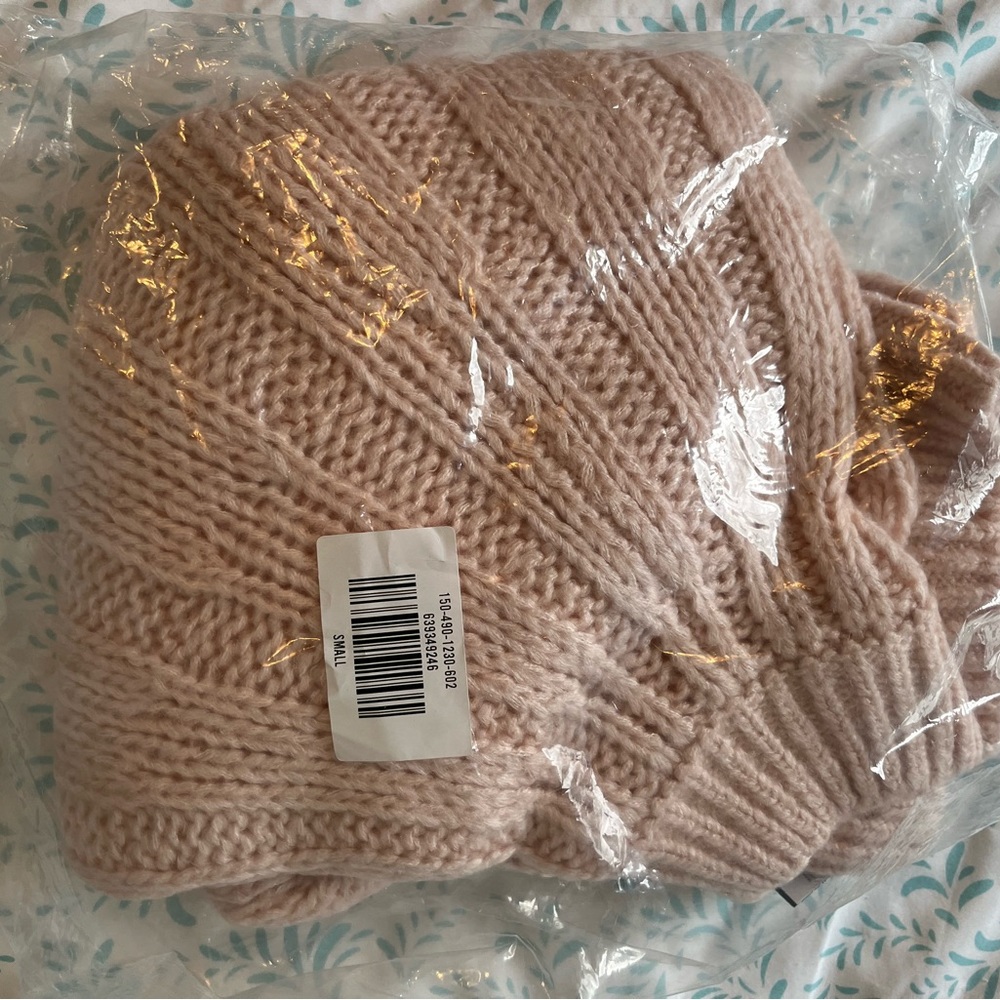 Blush Abercrombie sweater - Picture 3 of 5